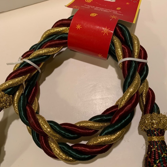 NWT DECORATIVE HOLIDAY ROPE GARLAND. - Picture 5 of 9